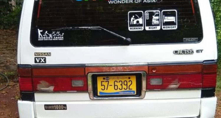 NISSAN CARAVAN 1996