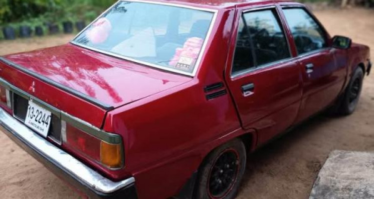 MITSUBISHI LANCER 1989