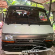 TOYOTA HIACE 1989