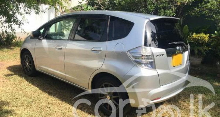 HONDA FIT GP1 2011
