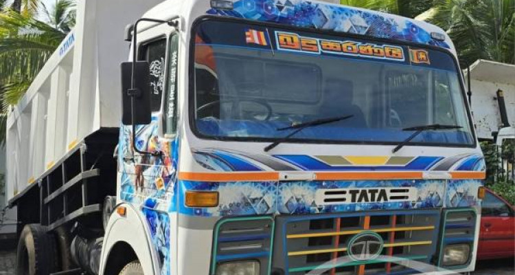 TATA 1615 2011