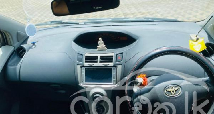 TOYOTA VITZ 2007