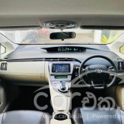TOYOTA PRIUS 2012