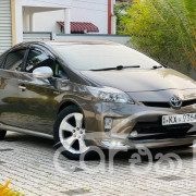 TOYOTA PRIUS 2012
