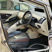 TOYOTA PRIUS 2012