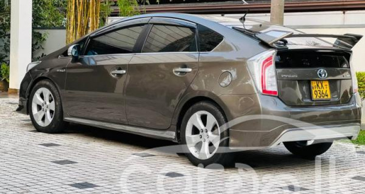 TOYOTA PRIUS 2012