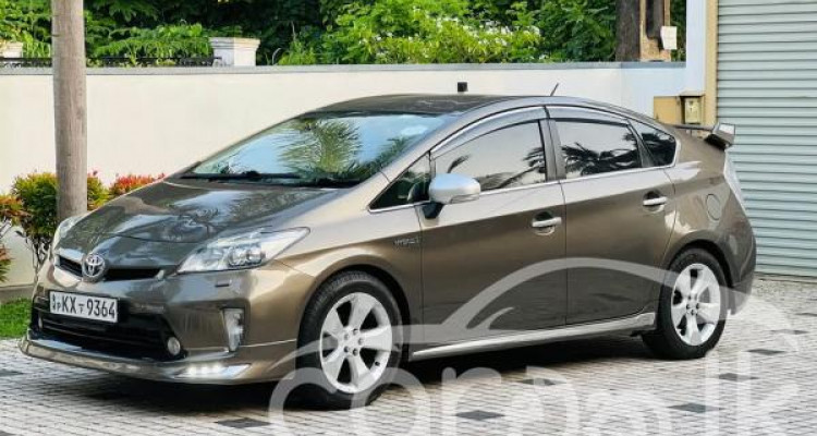TOYOTA PRIUS 2012