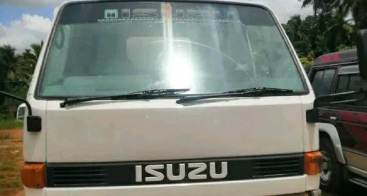 ISUZU 250 1981