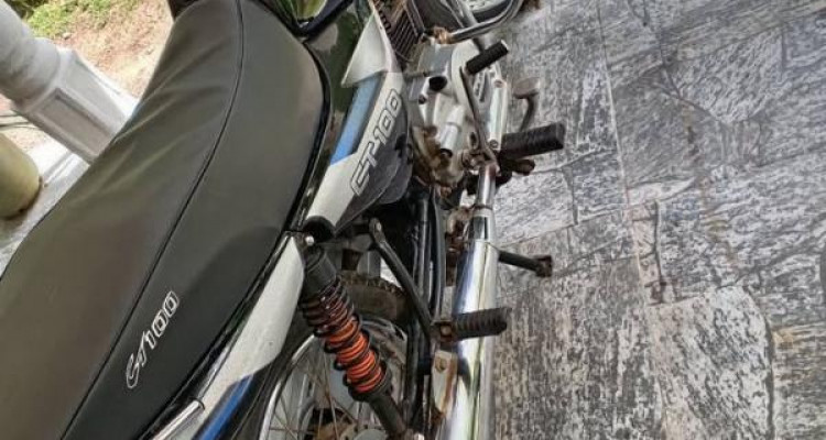 BAJAJ CT100 2013
