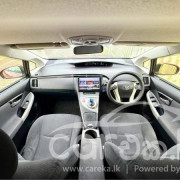 TOYOTA PRIUS 2012