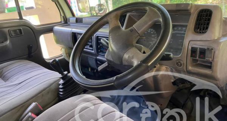 NISSAN ATLAS CREW CAB 1996