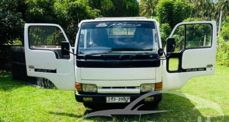 NISSAN ATLAS CREW CAB 1996