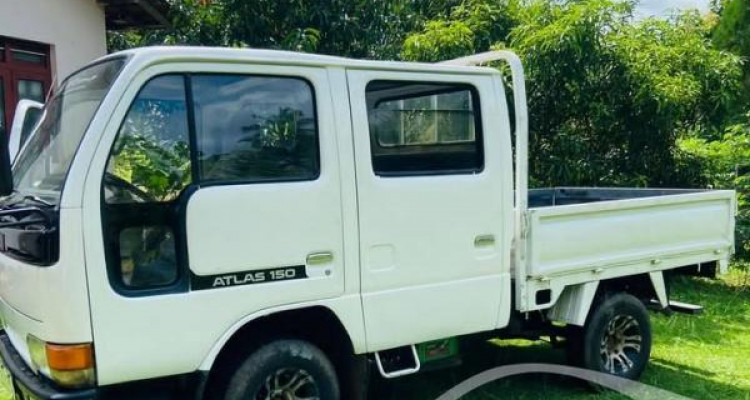 NISSAN ATLAS CREW CAB 1996