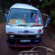 TOYOTA HIACE 1988
