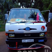 TOYOTA HIACE 1988