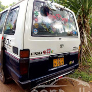 TOYOTA HIACE 1988