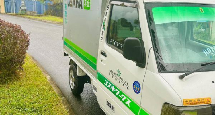 MITSUBISHI MINICAB 2004