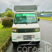 MITSUBISHI MINICAB 2004