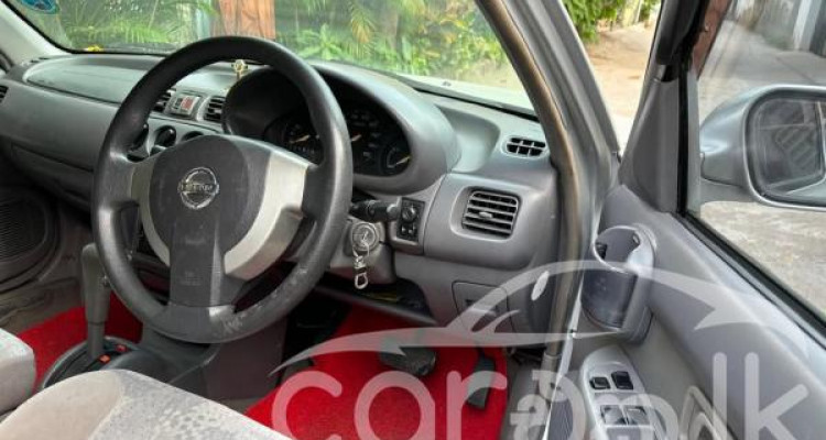 NISSAN MARCH 2000