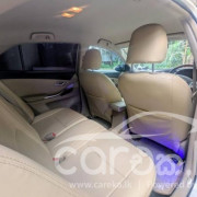 TOYOTA PREMIO 2014
