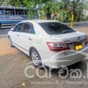 TOYOTA PREMIO 2014