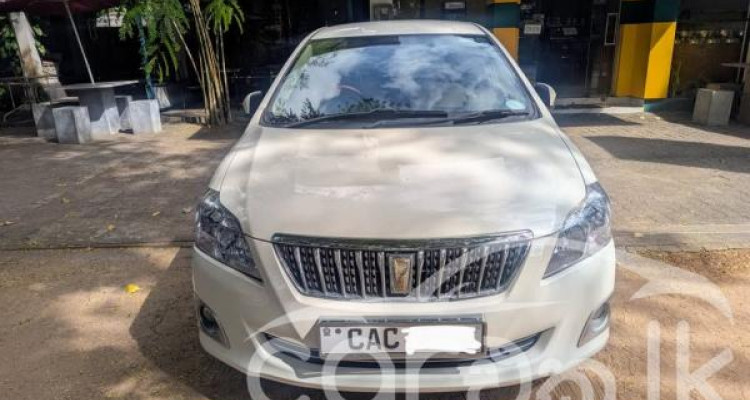 TOYOTA PREMIO 2014