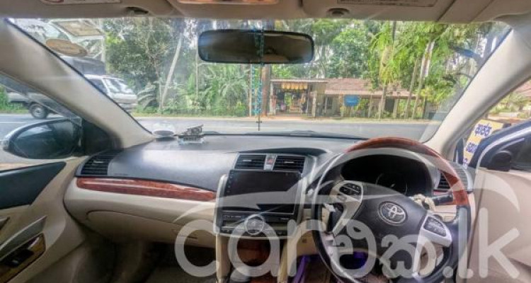 TOYOTA PREMIO 2014