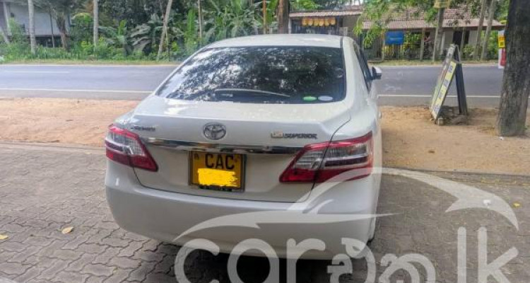 TOYOTA PREMIO 2014