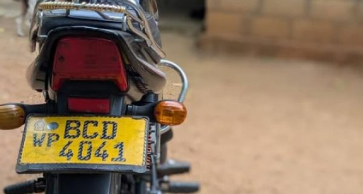 BAJAJ CT100 2015