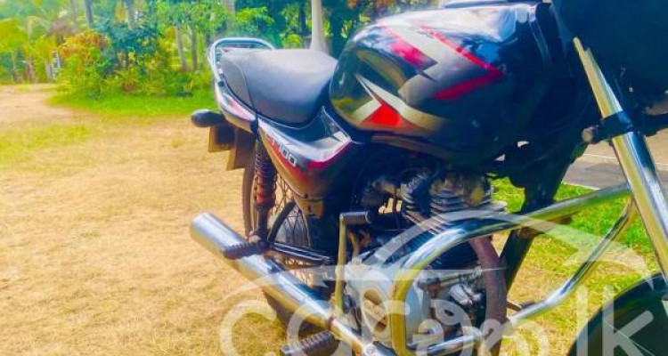BAJAJ CT100 2015