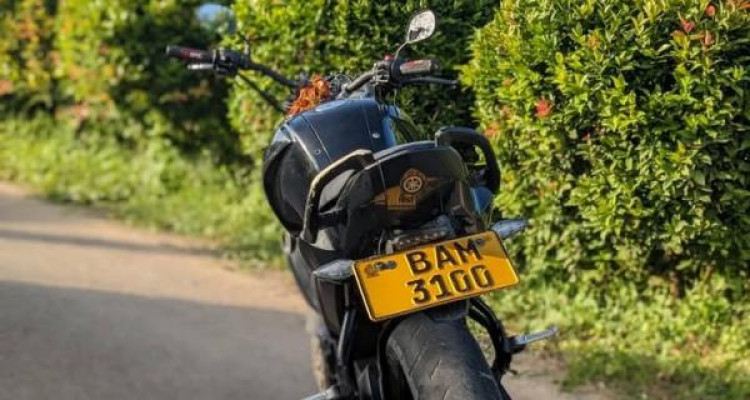 YAMAHA FZ 2013