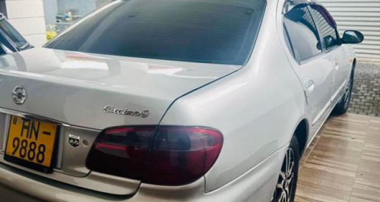 NISSAN CEFIRO 2000