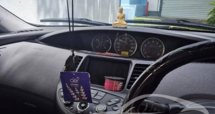 NISSAN PRIMERA 2001
