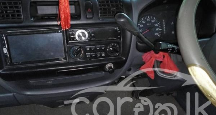 NISSAN VANETTE 2003