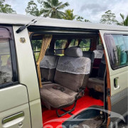 NISSAN CARAVAN 1989