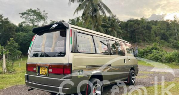 NISSAN CARAVAN 1989
