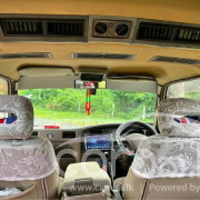 NISSAN CARAVAN 1989