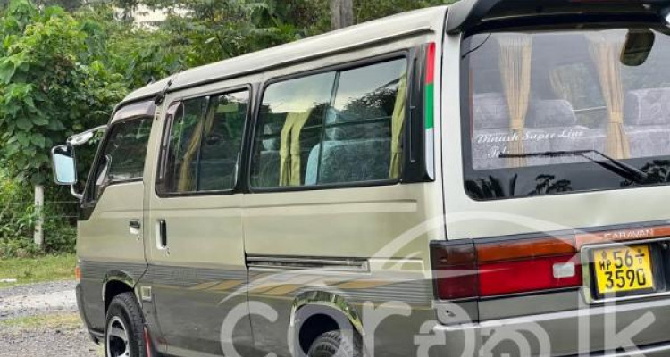 NISSAN CARAVAN 1989