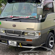 NISSAN CARAVAN 1989