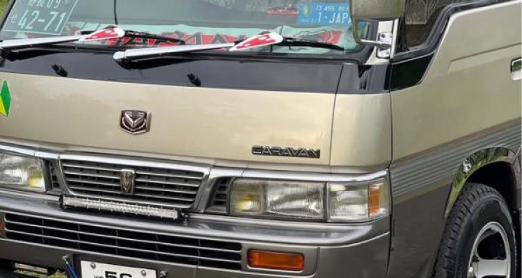 NISSAN CARAVAN 1989