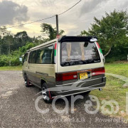 NISSAN CARAVAN 1989