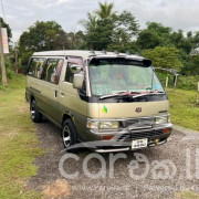 NISSAN CARAVAN 1989