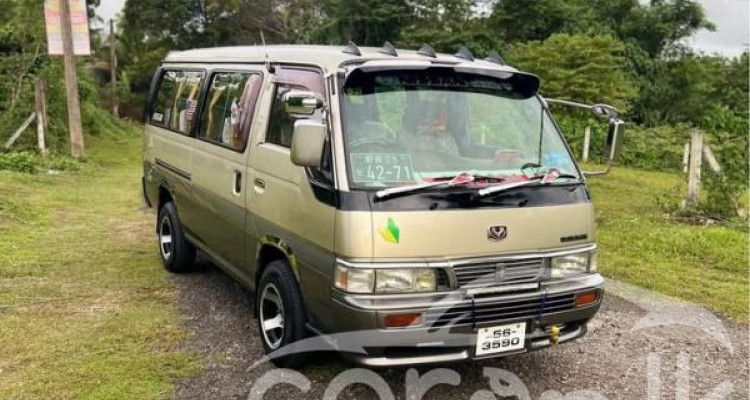 NISSAN CARAVAN 1989