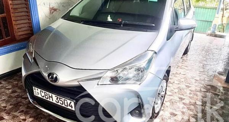 TOYOTA VITZ 2018