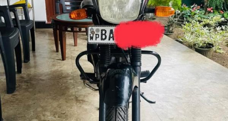 BAJAJ PLATINA 2013