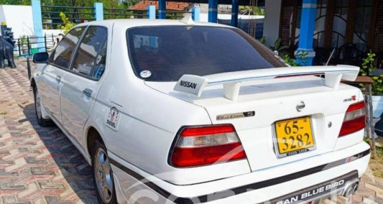 NISSAN BLUEBIRD 1998