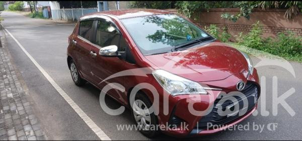 TOYOTA VITZ 2017