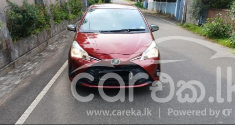TOYOTA VITZ 2017