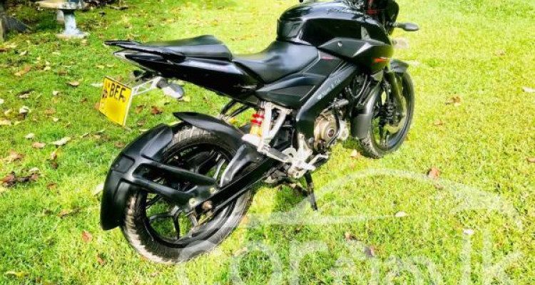 BAJAJ PULSAR NS 2016