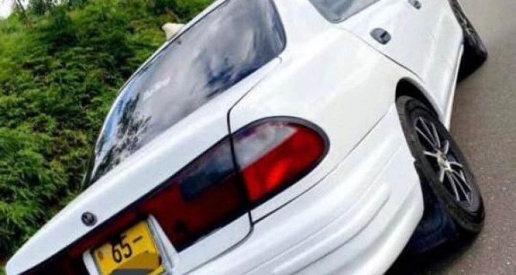 MAZDA FAMILIA 1997
